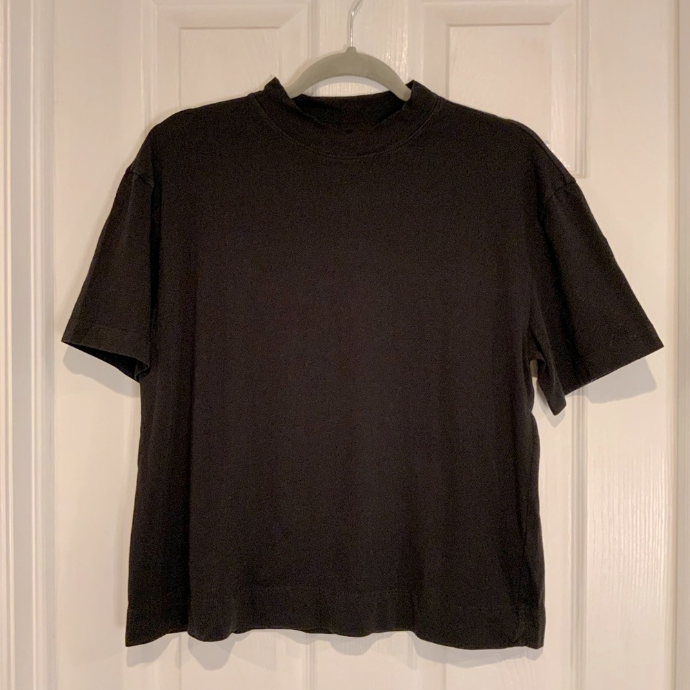 Everlane mock neck short sleeve T